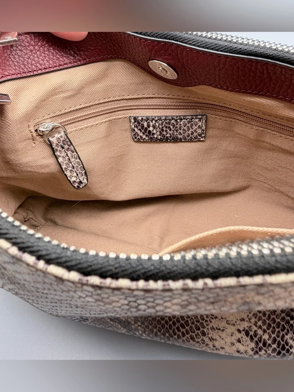 G.I.L.I. Genuine Leather Pleated Double Zip Crossbody Purse